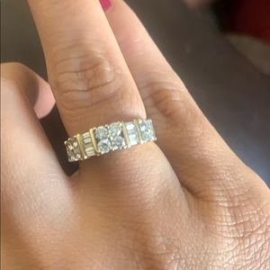14 solid yellow gold and diamond ring